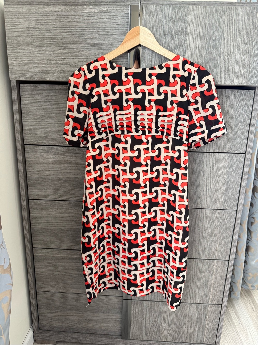 Geometric Print Short Sleeve Dress in Black, Orange & Cream